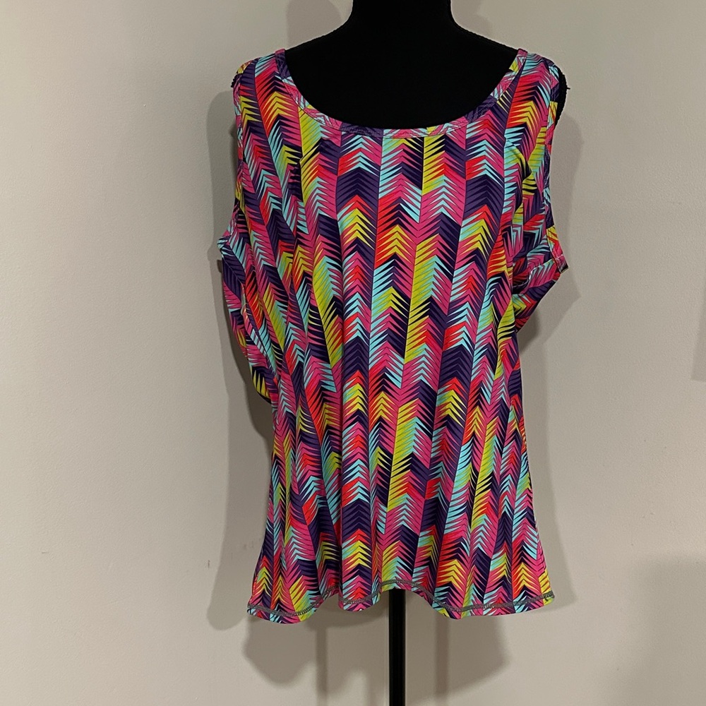 *FABLETICS* Plus Multicolor Embra Keyhole Chevron… - image 2